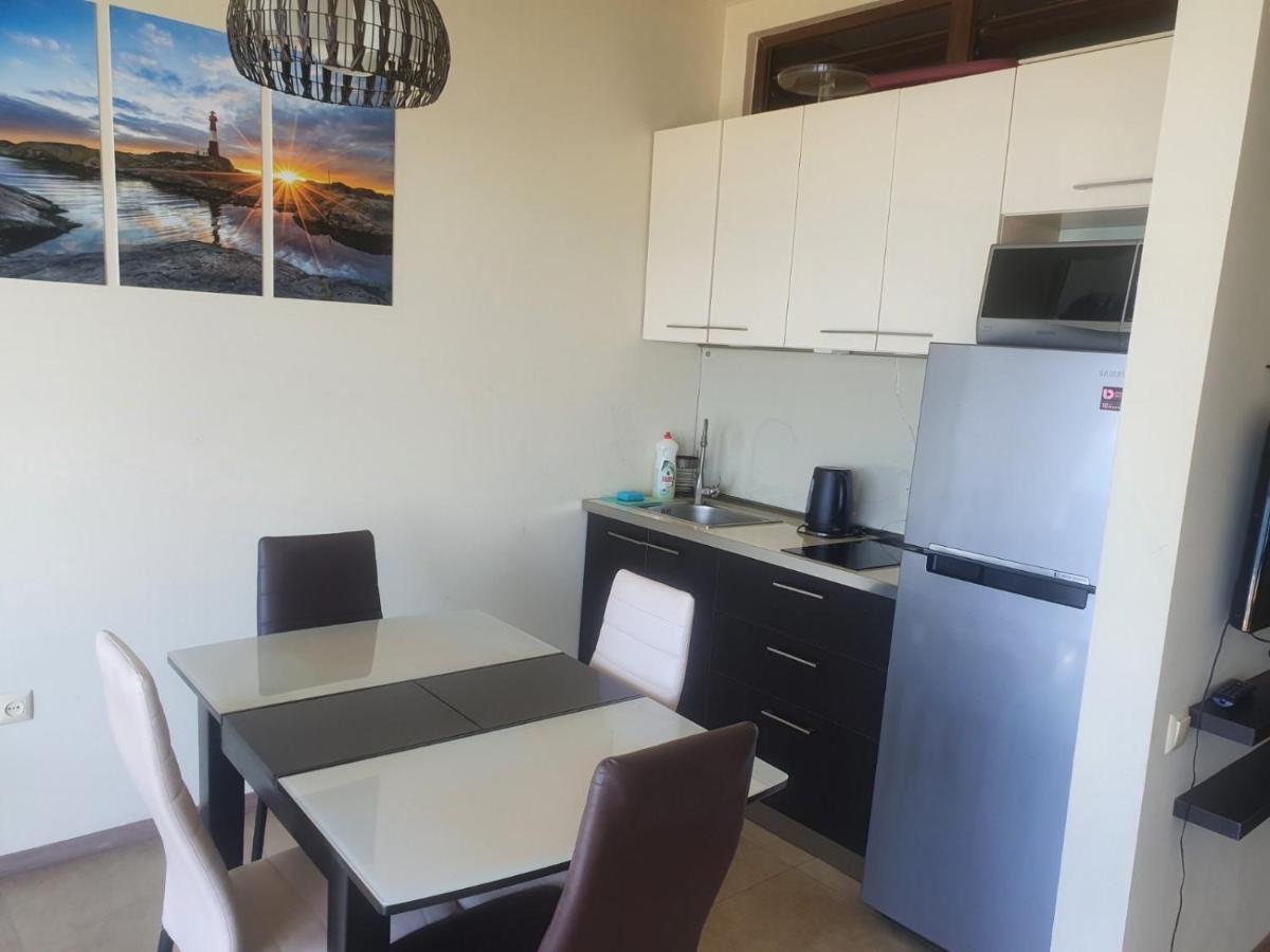 Apartment Magnolia Seaside バトゥーミ エクステリア 写真