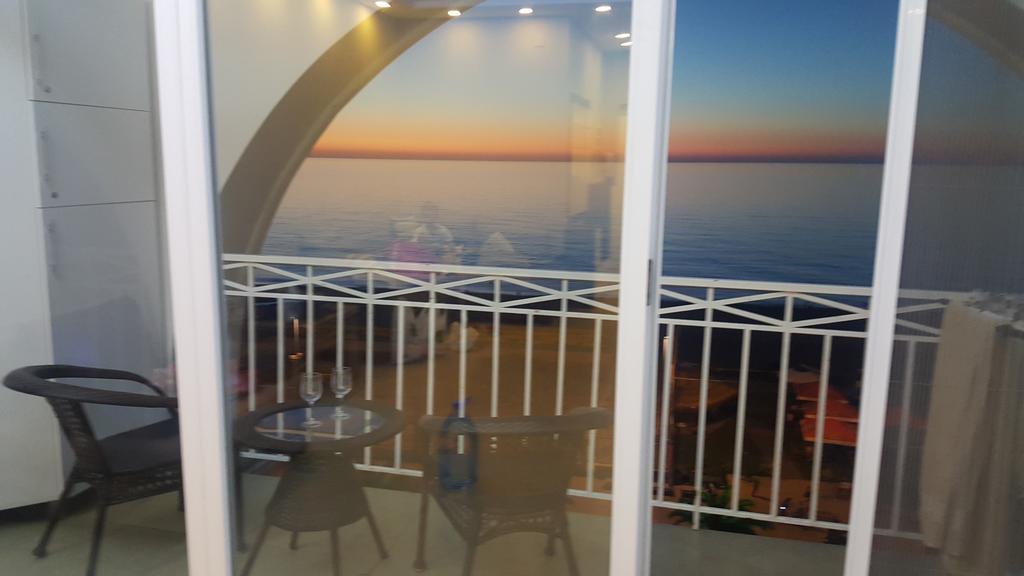 Apartment Magnolia Seaside バトゥーミ エクステリア 写真